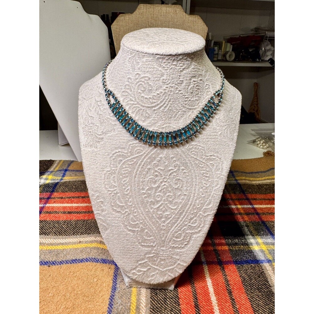 Vintage Choker Style Turquoise Colored Stones 16 Inches